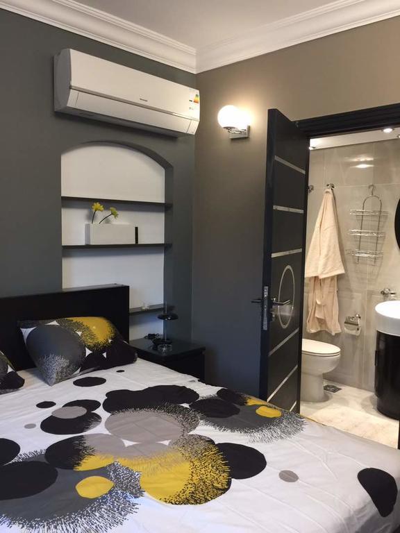 Luxury Mohandeseen Apartment Кайро Екстериор снимка